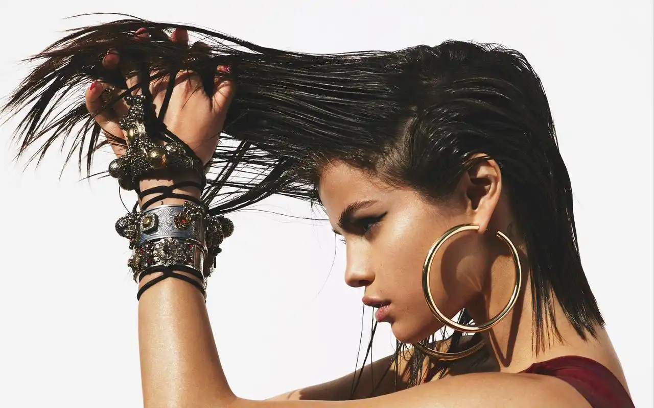 时尚杂志写真性感图片桌面壁纸高清大图预览1920x1200_欧美明星下载