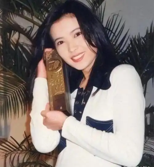 蓝洁瑛自曝被曾志伟"搞事",而刘嘉玲的一句话,很耐人寻味