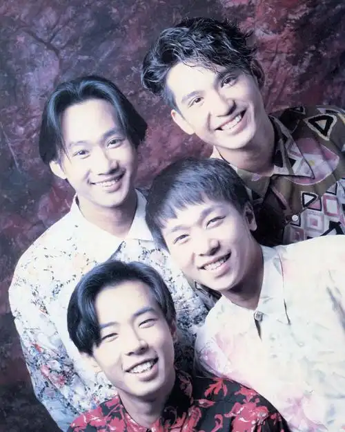 beyond成立于1983年,中文意思为"超越".