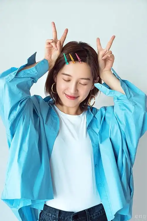 苏青交通灯发夹超吸晴 俏皮解锁比耶六连拍