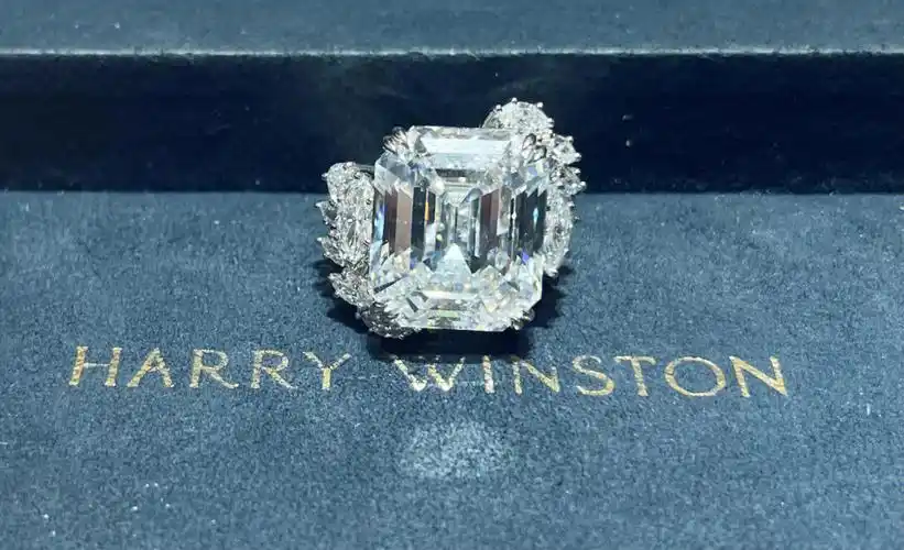 来洗洗眼睛hw2754克拉钻戒