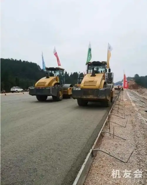 大厚度水稳摊铺碾压及注意事项