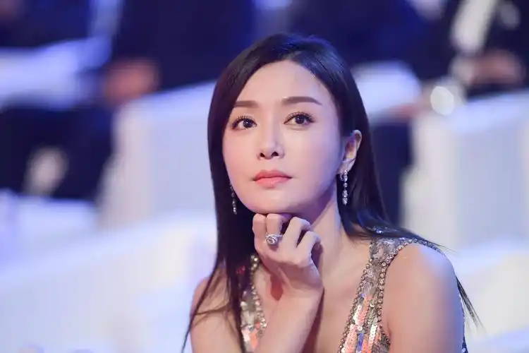 11月最受欢迎女演员,谭松韵第六,杨紫第二,榜首让人意外