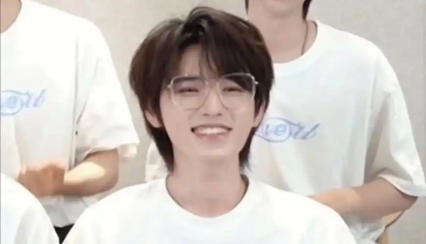 【宋亚轩】《梦》应援法 小宋focus (笑的好可爱(≧▽≦)