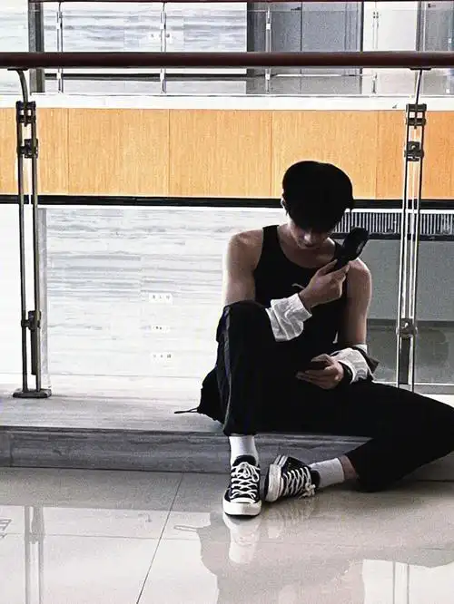 淦何与好绝一男的