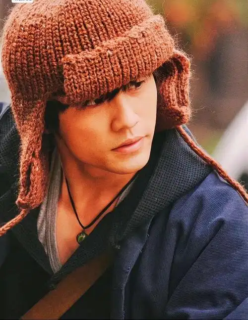 周杰伦年轻时可真是氛围感拉满了