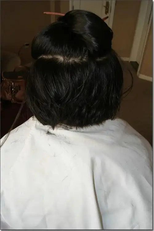 帮刘女士洗剪长发图片64