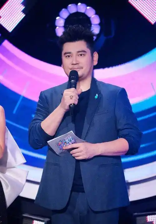 视频湖南卫视暂停钱枫一切工作热举报女子被钱枫拖拽画面曝光