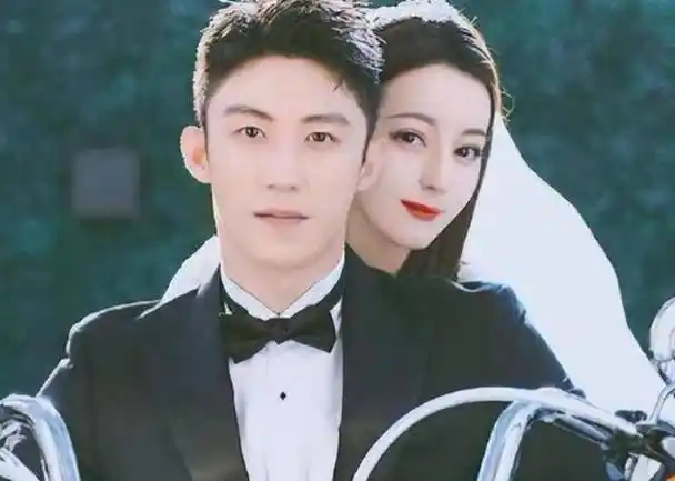 迪丽热巴小腹平坦未怀孕,却被扒出行程表,和黄景瑜有关_穿着_网友