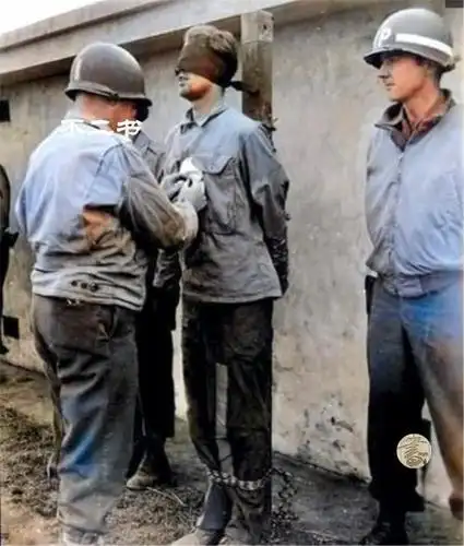 上色老照片:二战德军士兵被枪决的真实镜头,展现了战争的残酷