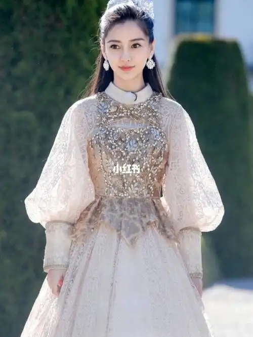 杨颖是最漂亮的从小美到大她姓杨我信仰粉丝杨家将应援色粉红色