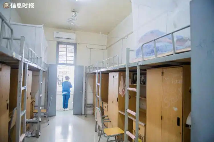 玉岩中学对宿舍进行调整