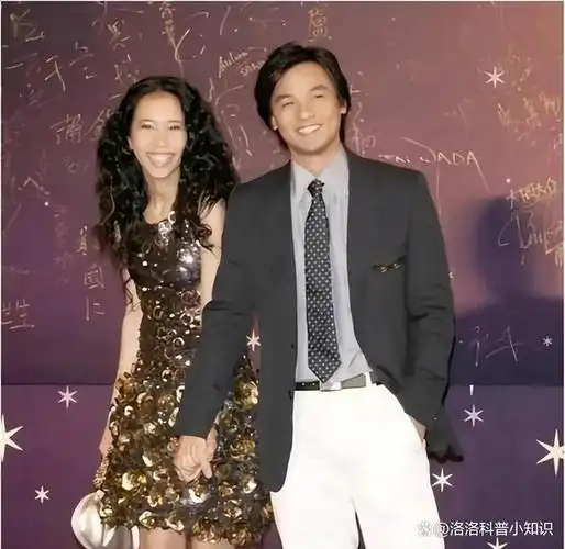 舒淇冯德伦结婚8周年补办中式婚宴,甜蜜亲吻相互表白