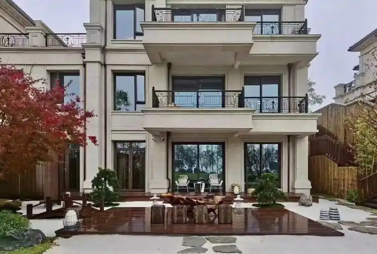 建面约270-370﹐别墅┊总价约480-700万(花园120-370﹐)67#豪宅