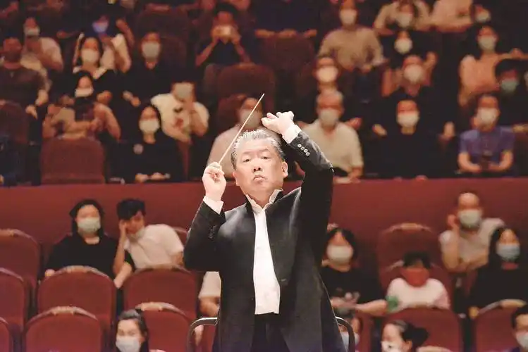 著名指挥家余隆携"强强联合"组合九年后再访江城 武汉是我愿意回来的