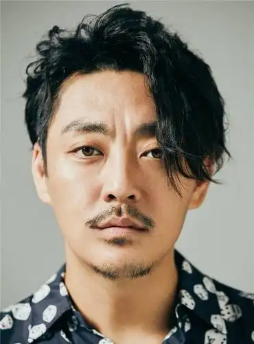 实力派演员赵达最新写真剧中糙汉秒变时尚帅大叔2