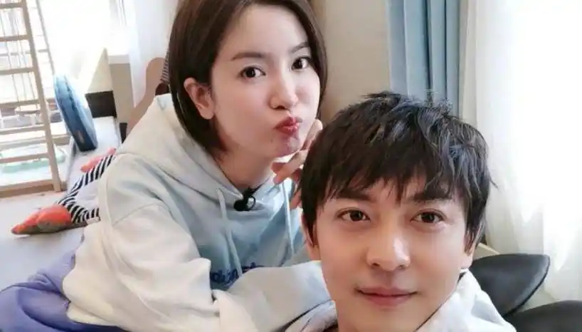 他们从2015年结婚以来,多次被曝出离婚的传闻.