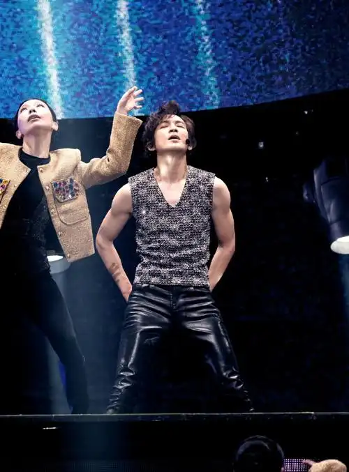 钟汉良手臂肌肉##这竟然是钟汉良的身材