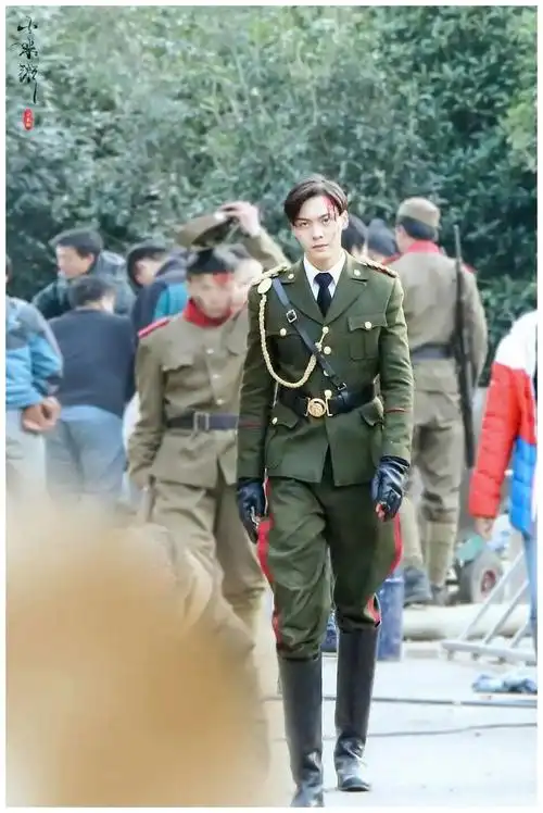 盘点娱乐圈男明星们的军装造型也太帅了吧