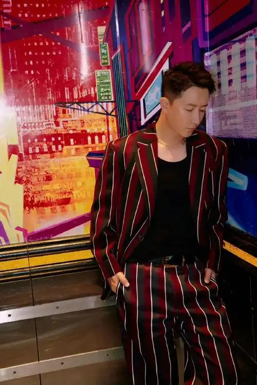 #韩庚我老婆喜欢你十年了#