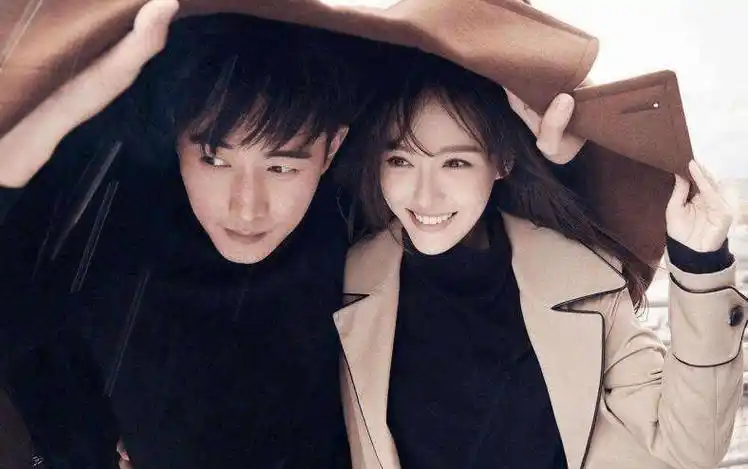 低调庆祝结婚4周年,满脸洋溢着幸福_进行_资源_事情