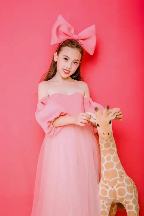 p>宋梓欣,中美混血女孩,2010年1月26日出生于广东中山.