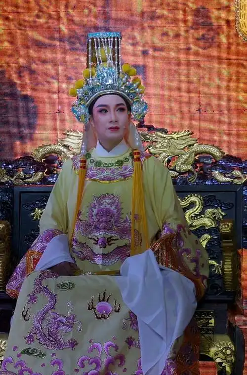 越剧小生林雪亚