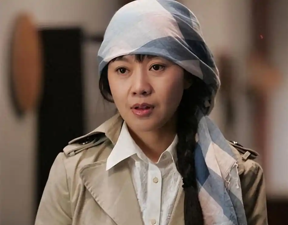 闫妮:从离婚低谷到事业家庭双丰收的逆袭之路 闫妮,一个因《武林外传