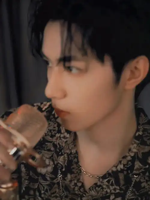 刘耀文重庆吴彦祖