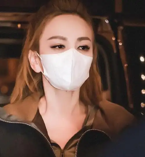 除了几位人气选手外,实力选手萨顶顶,尚雯婕,何洁都拉高观众的期待,这