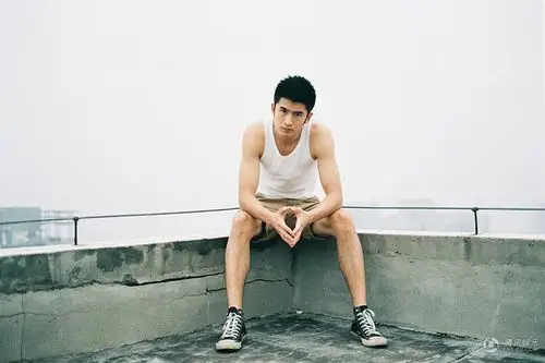 张云龙照片!急需!3张以上!谢谢谢谢谢谢谢谢谢谢!