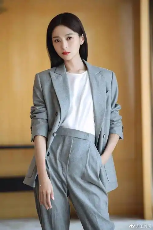 她又被拍到了无修图,近照状态绝绝子,网友:身材管理教科书_王媛可