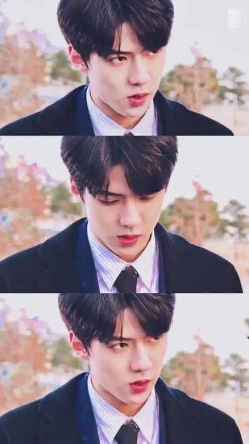 吴世勋拼接壁纸