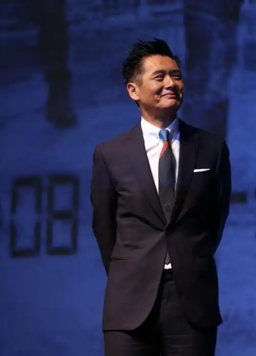 周润发:"香港之子"竟被拉下神坛,他的完美人设都是假的?