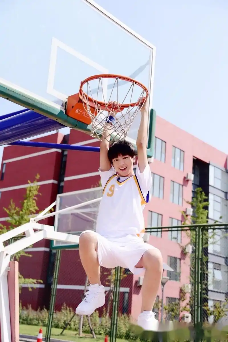 想看王俊凯打篮球的样子,只有这些没看过呢