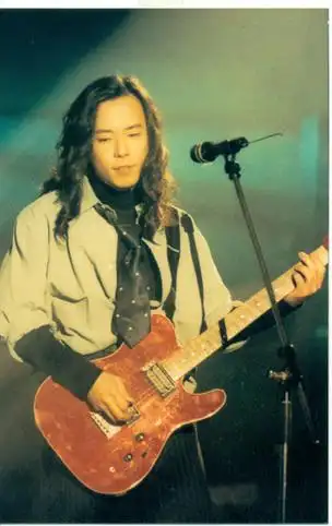 1989真的见证演唱会2005年告别演唱会最左是黄贯中1991演唱会 (本人的