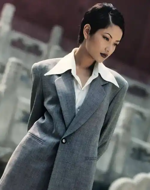 瞿颖的坎坷爱情,和她生命中爱过的4个重要男人_邹雄_母亲_事业