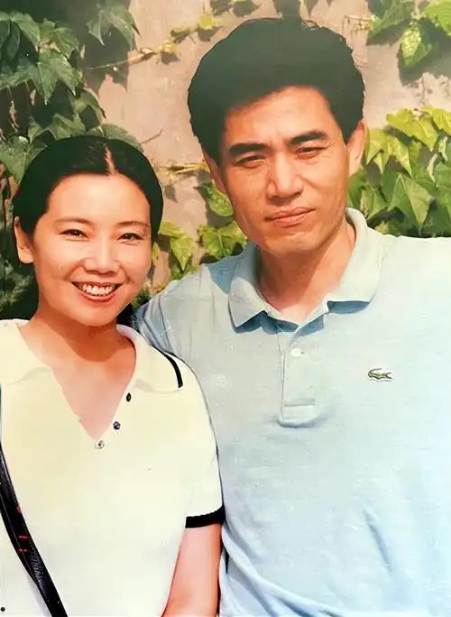 回顾陈宝国拍大宅门等3年开拍后拍桌子摔9万块钱罢演只为他