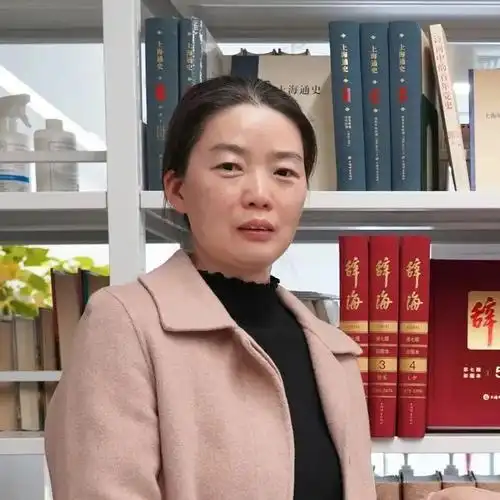 嘉宾何婕,上海广播电视台融媒体中心主播,播音指导.