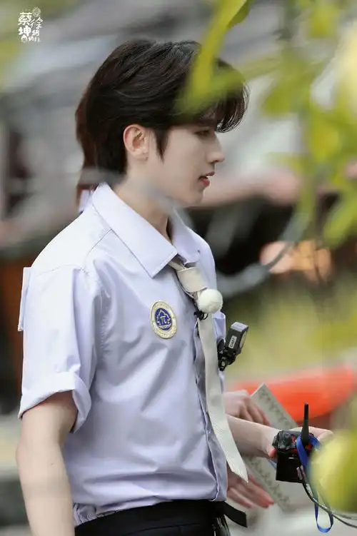 奔跑吧蔡徐坤##奔跑吧校服路透