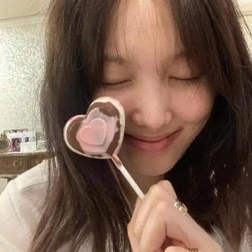 爱笑的女孩林娜琏