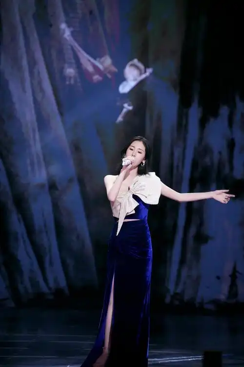 拾光同行,一路相伴.和张碧晨一起,不负青春好时光!