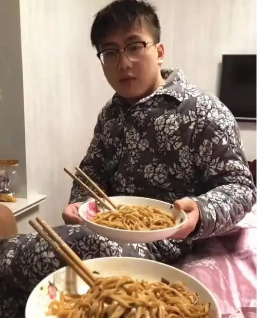男子有娃前和有娃后对比小鲜肉变老腊肉