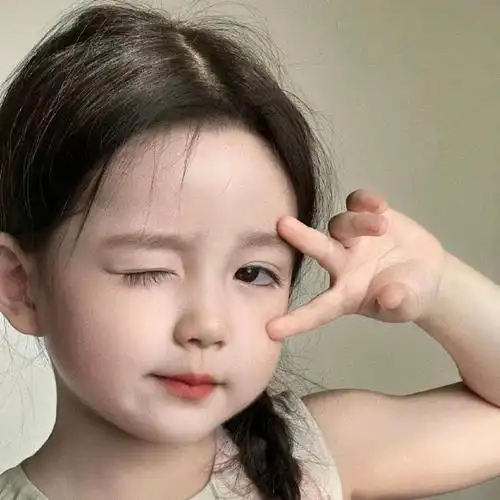 分享可爱323032333635萌娃头像