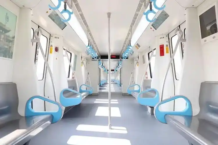 颜值爆表看看呼市地铁2号线列车长啥样