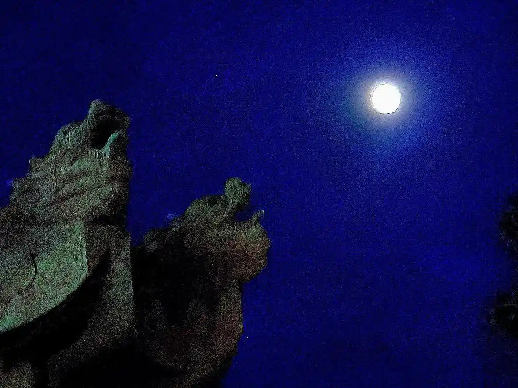 八月十五月儿圆,#圆月 美丽句容手机摄影!#中秋节月亮精美图 - 抖音