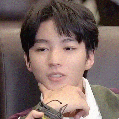 王俊凯素颜彩排