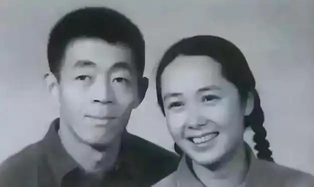 回顾蒋雯丽母亲生三个女儿二女儿漂亮小女儿的婚姻让她操心