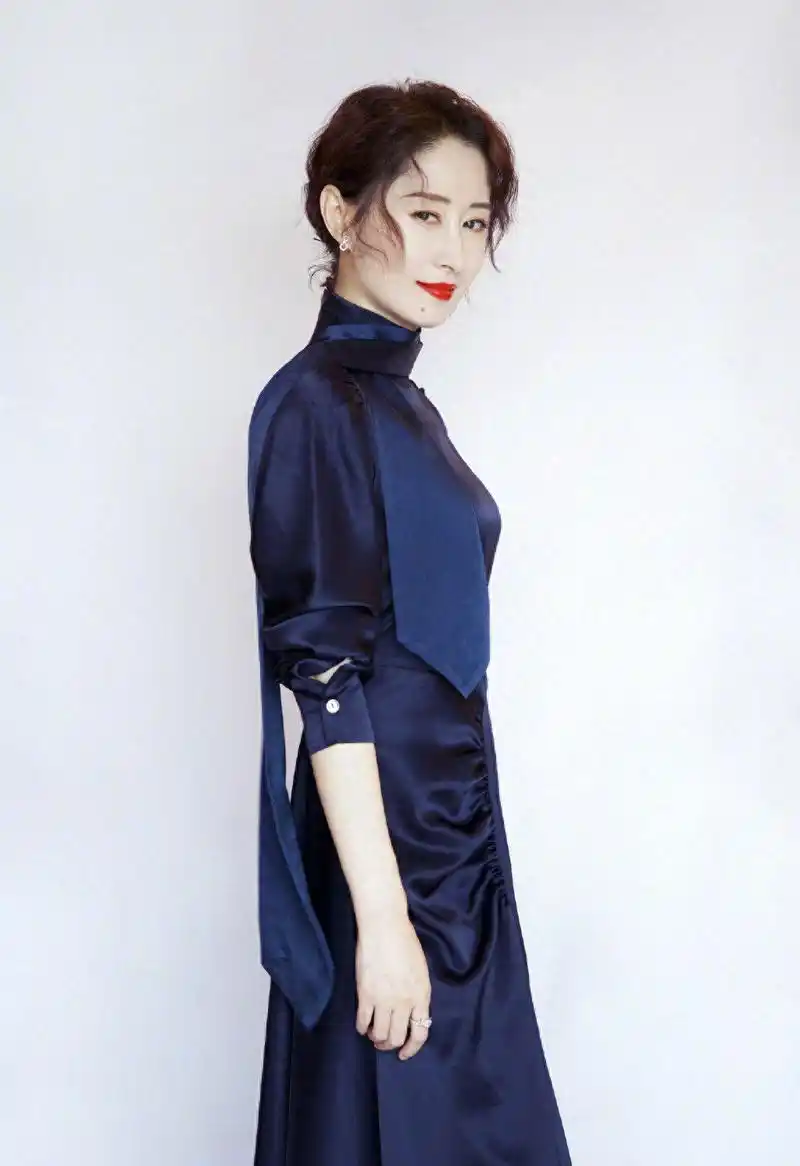 回顾刘敏涛嫁豪门独守空房7年离婚后重返荧屏今女儿成她的骄傲