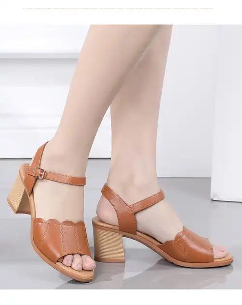 中年女鞋大码粗跟鱼嘴鞋软底舒适凉皮鞋轻便女士皮凉鞋舒适防滑休闲